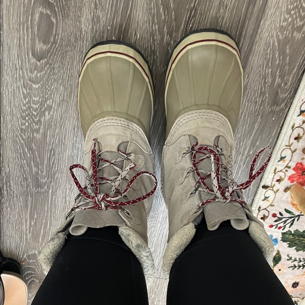 LL Bean Gray Suede Lace Up
Removable Felt Liner Snow Winter Boots